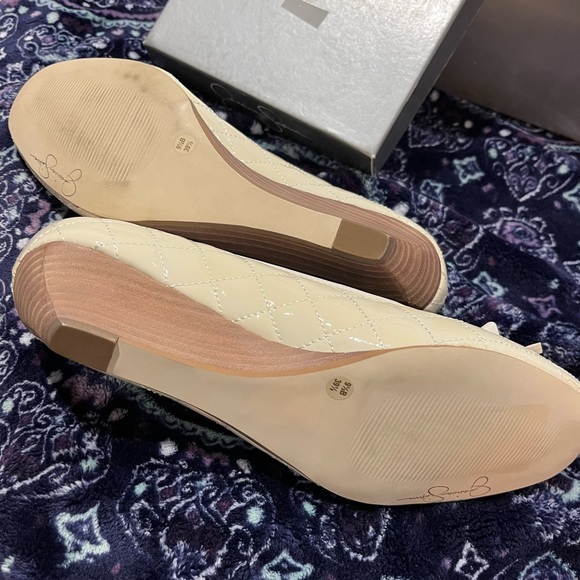 Jessica Simpson patent leather shoes size 9.5 - Picture 3 of 8